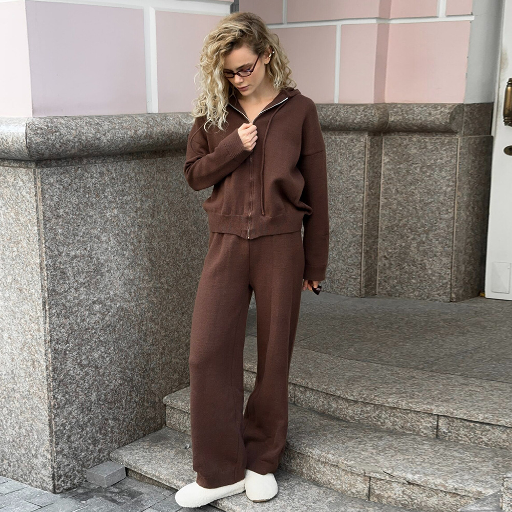 Спортивный костюм с капюшоном  – обзор и цена Jackets