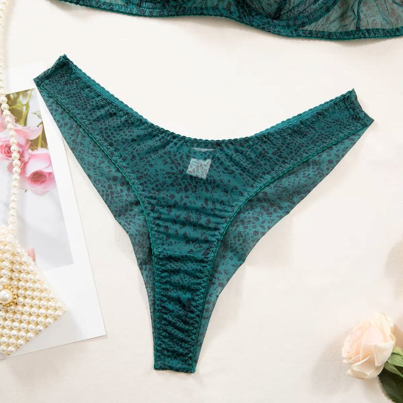Комплект женского нижнего бель – обзор и цена Underwear